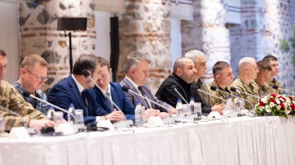 Украинские переговорщики в Стамбуле